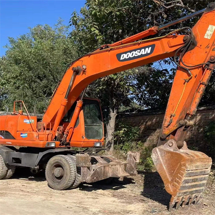 낮은 가격 22톤 사용 된 한국 바퀴 발굴기 Doosan DX 210W-7 더 짧은 작업 시간