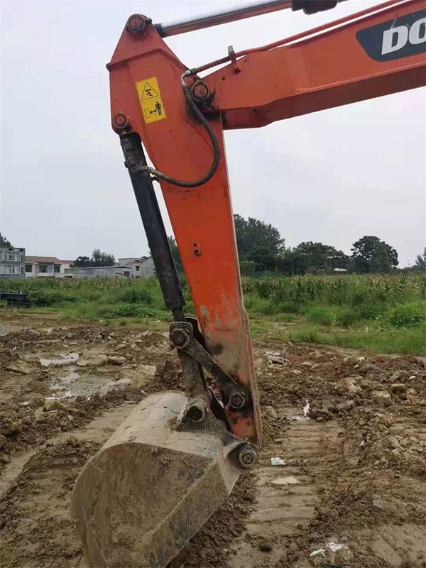 8 톤 준비 된 사용 된 작업용 발굴기 및 경험이있는 사용 된 한국 수입 Doosan DX 75