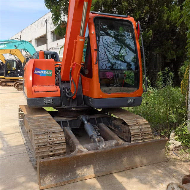 8 톤 준비 된 사용 된 작업용 발굴기 및 경험이있는 사용 된 한국 수입 Doosan DX 75