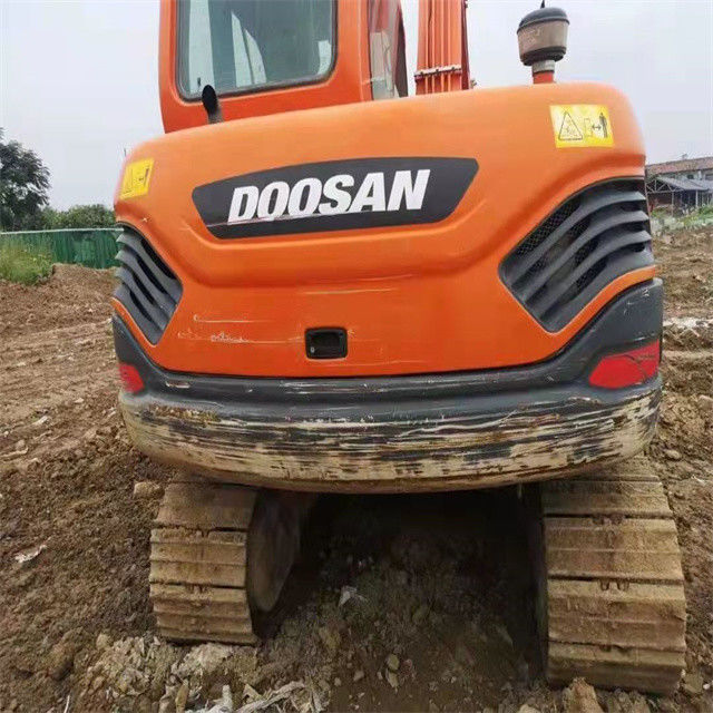 8 톤 준비 된 사용 된 작업용 발굴기 및 경험이있는 사용 된 한국 수입 Doosan DX 75