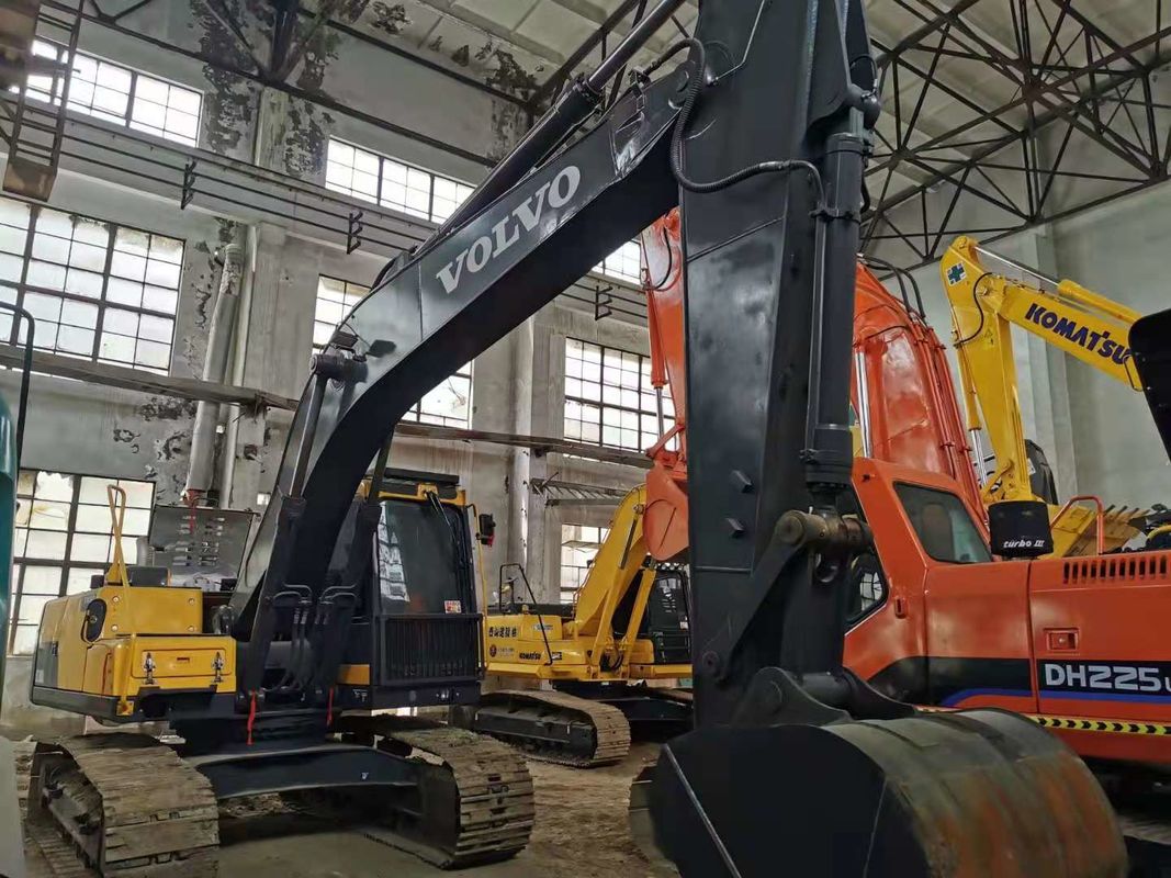 스웨덴에서 고품질의 볼보 EC200DL 크롤러 발굴기를 수입했습니다.