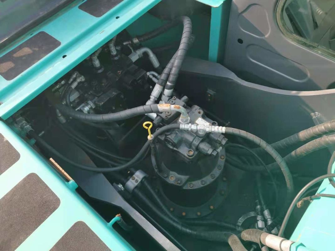 재취득 된 발굴기 Kobelco Sk200 8 Super X Yn12 무게 21.8t 118kW 엔진 힘