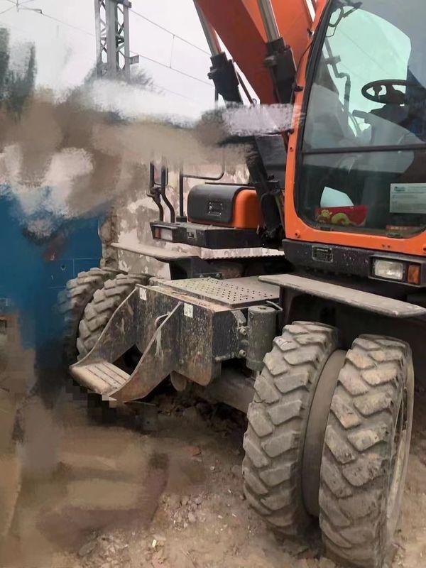 15 톤 한국 수입 90% 새로운 Doosan DX 140W 고품질과 최고의 성능을 가진 사용 된 바퀴 발굴기 판매