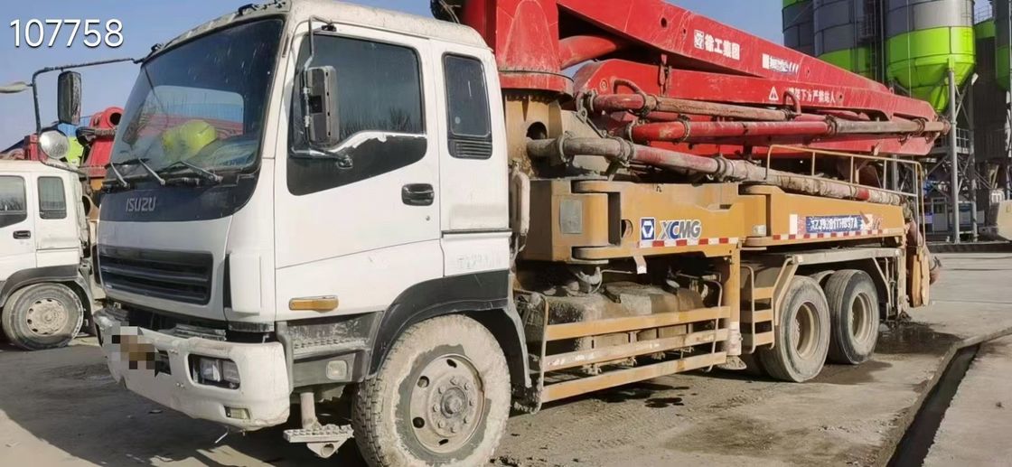 6×4 또는 8×4 드라이브 작업에 준비 XCMG. HB37A 콘크리트 배달 및 투여를위한 37m 콘크리트 펌프 트럭