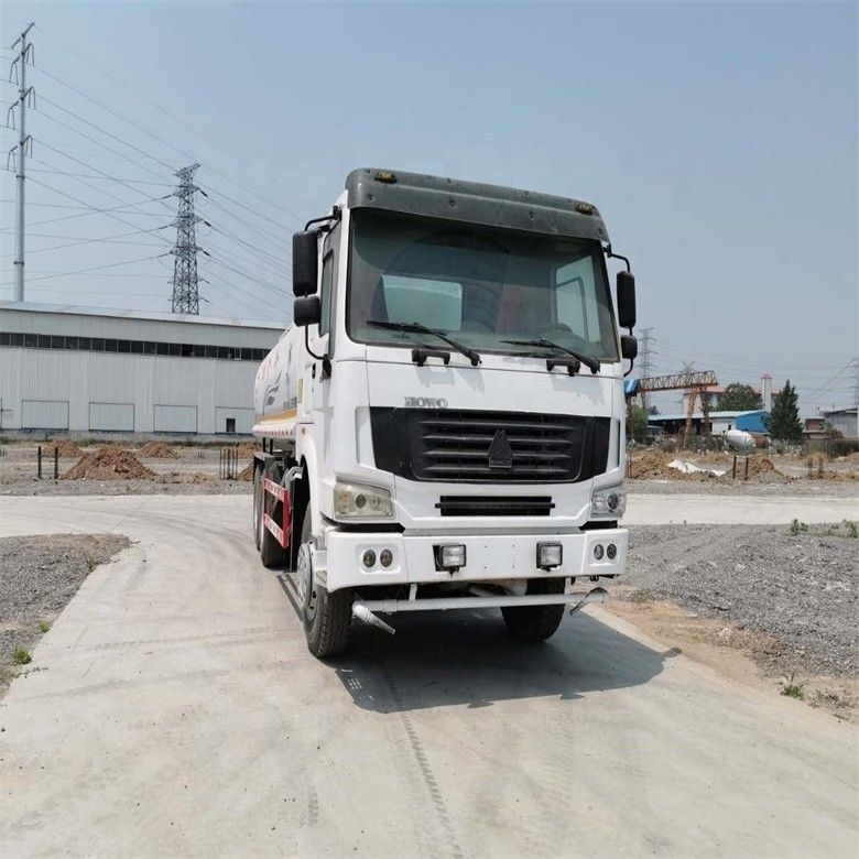 시노 트럭 HOWO 6x4 물 트럭 12-16m 스프링 영역 25000kg 총 차량 무게
