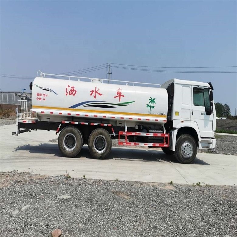 시노 트럭 HOWO 6x4 물 트럭 12-16m 스프링 영역 25000kg 총 차량 무게