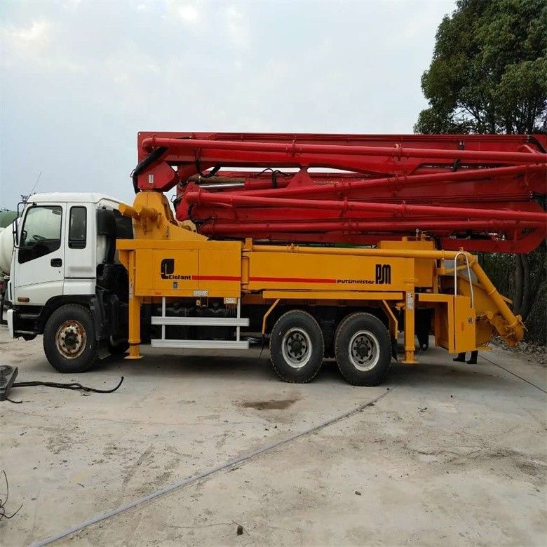 노란색 사용 된 차체 Putzmeister 콘크리트 펌프 트럭 37 미터 12M3 / H 생산성
