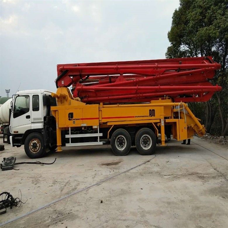 노란색 사용 된 차체 Putzmeister 콘크리트 펌프 트럭 37 미터 12M3 / H 생산성