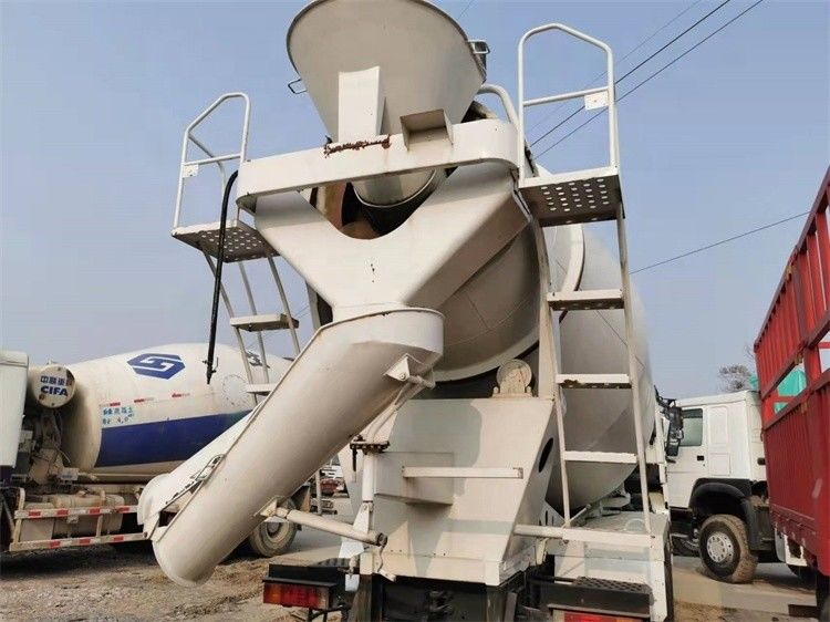 중고 Shacman F3000 콘크리트 시멘트 믹서 트럭 20r/min 혼합 드럼 속도
