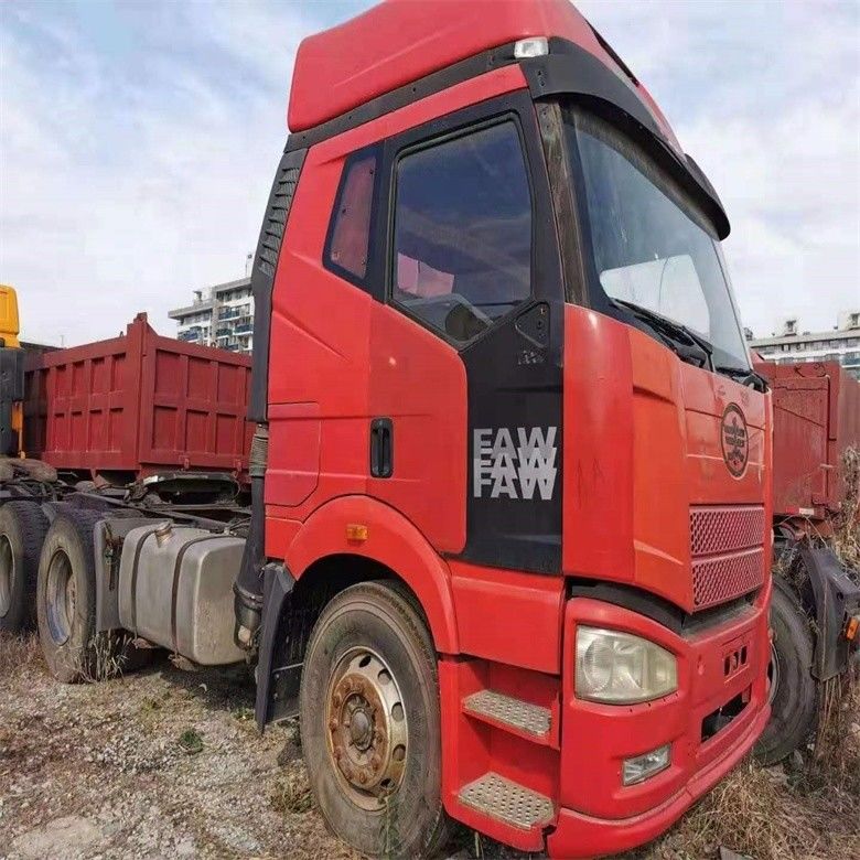 FAW 사용 된 트랙터 트럭 6x4 수동 변속기와 트럭 머리 좋은 상태