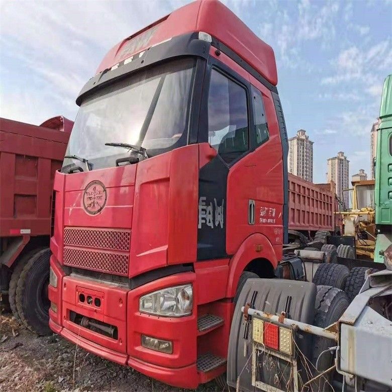FAW 사용 된 트랙터 트럭 6x4 수동 변속기와 트럭 머리 좋은 상태