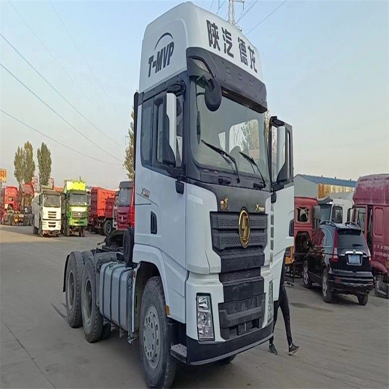 정규 운전석과 수동 변속기와 함께 중고 Shacman 6 X 4 ADE X3000