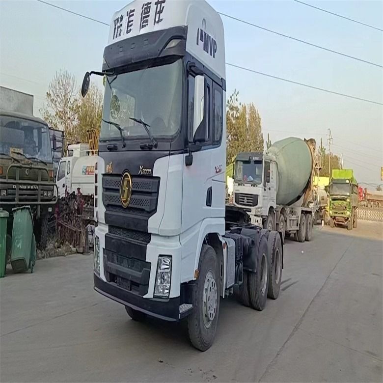 정규 운전석과 수동 변속기와 함께 중고 Shacman 6 X 4 ADE X3000