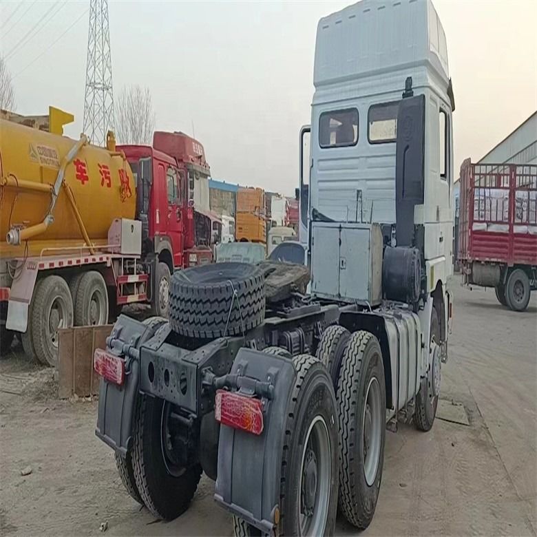 정규 운전석과 수동 변속기와 함께 중고 Shacman 6 X 4 ADE X3000