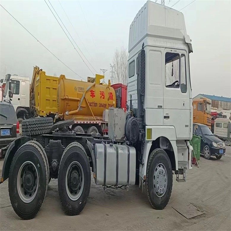 정규 운전석과 수동 변속기와 함께 중고 Shacman 6 X 4 ADE X3000