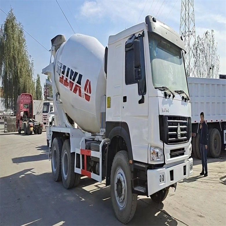 7M3/H 생산성 사용 된 HOWO 콘크리트 믹서 트럭 6*4 371HP 375HP 좋은 상태