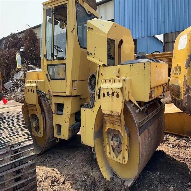 10 T 작동 무게 사용 된 BOMAG BW 202 AHD-2 도로 롤러 및 성능 보장