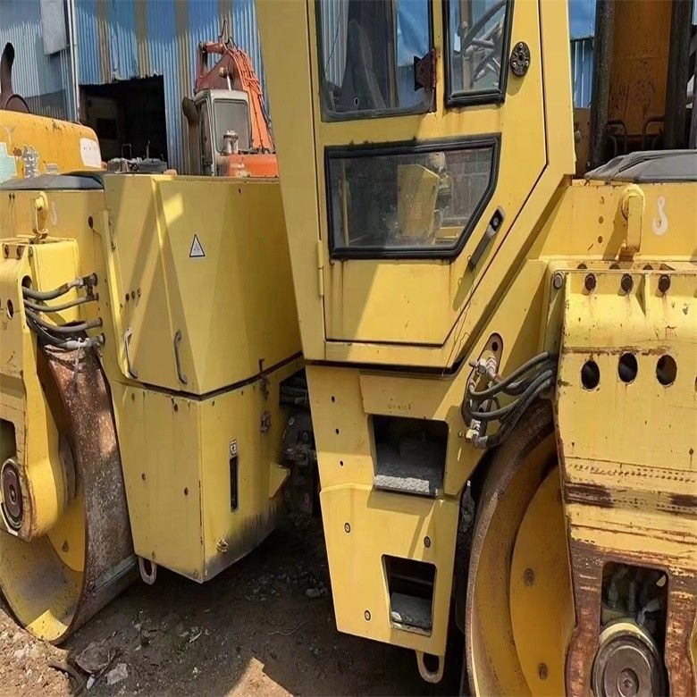 10 T 작동 무게 사용 된 BOMAG BW 202 AHD-2 도로 롤러 및 성능 보장