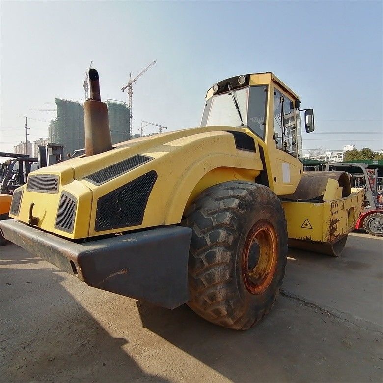 2000-2100 작업 시간으로 BW 226DH-4 압축기 Bomag의 큰 인기가