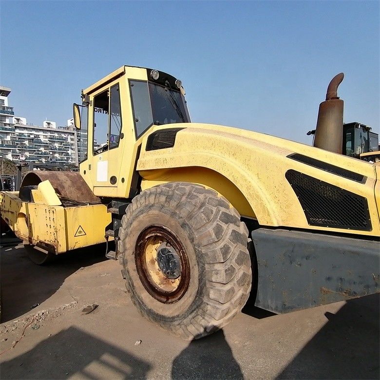 2000-2100 작업 시간으로 BW 226DH-4 압축기 Bomag의 큰 인기가