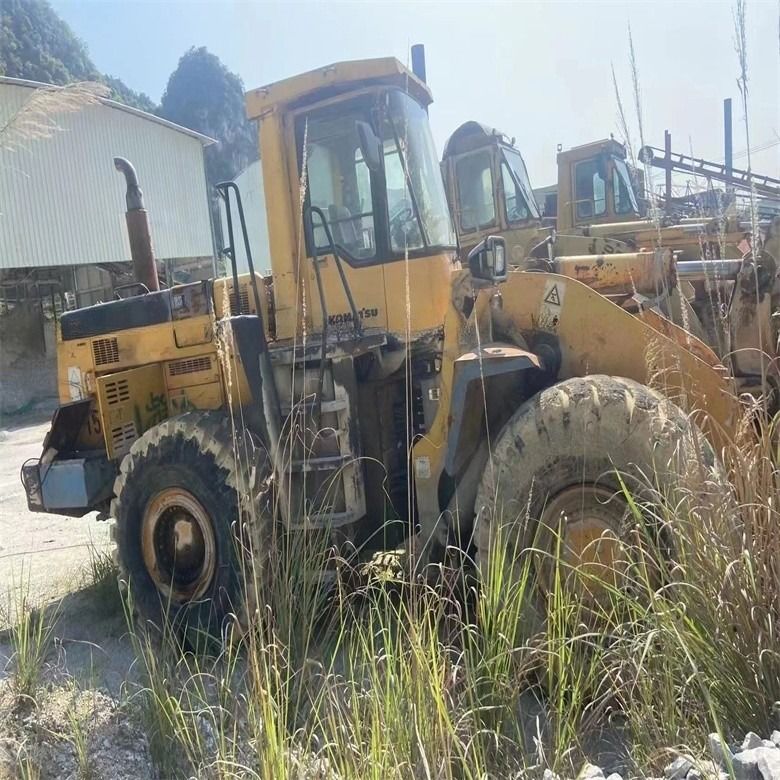 앞 로더 235KW 일본에서 4.5 큐브 사용 된 바퀴 로더 Komatsu WA500-6
