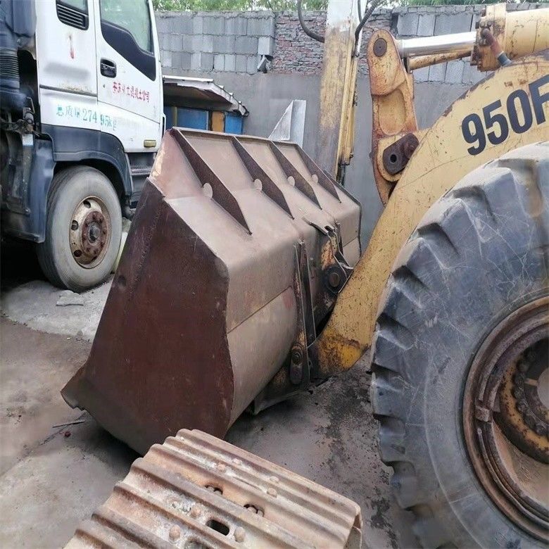 Caterpillar 950F 17톤 휠 로더 6.6L 배량 및 3200-3300 작업 시간