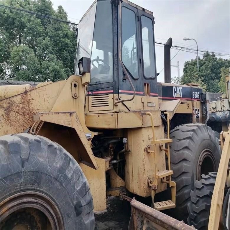 Caterpillar 950F 17톤 휠 로더 6.6L 배량 및 3200-3300 작업 시간