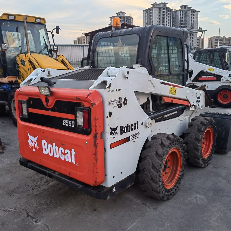 이동형 휠 스키드 스티어 로더 BOCAT S550 건설 작업용 사용 된 로더 작업