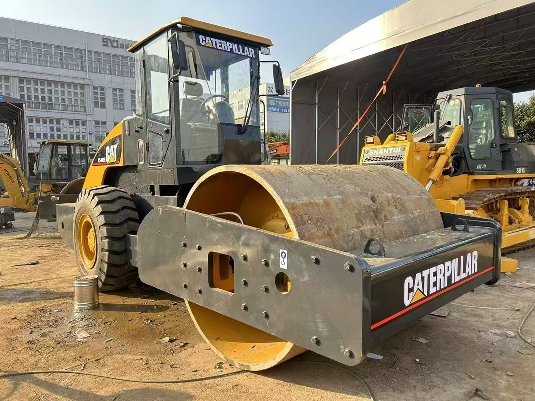 사용 된 CAT CS-683E 진동 롤러 압축기 1.8mm 진폭 134 kW 엔진 전력