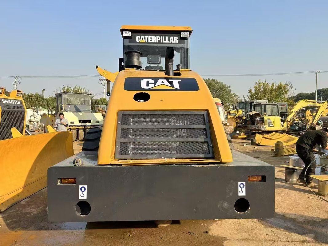 사용 된 CAT CS-683E 진동 롤러 압축기 1.8mm 진폭 134 kW 엔진 전력